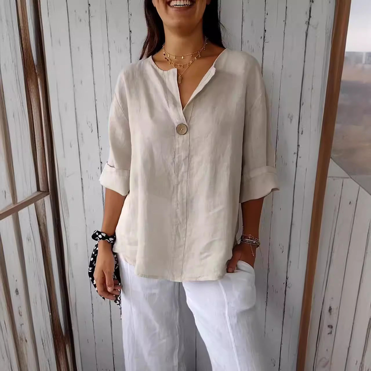 V-neck Long-sleeved T-shirt