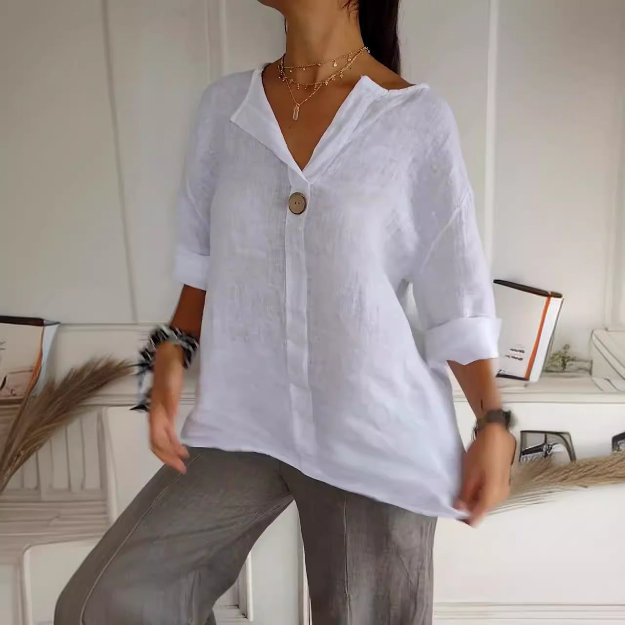 V-neck Long-sleeved T-shirt