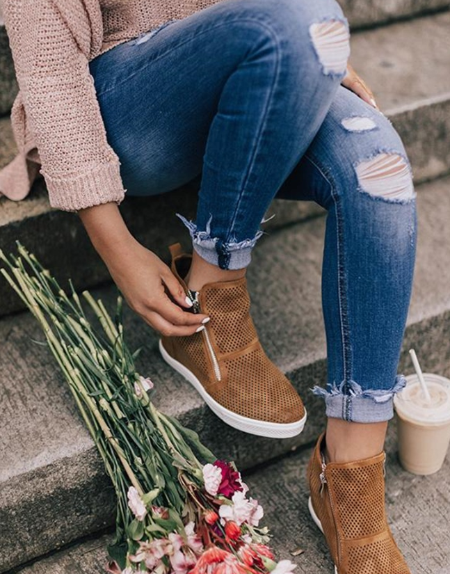 Casual shoes round toe hollow