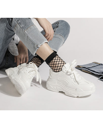 Breathable white shoes