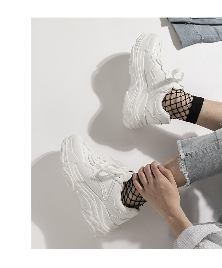Breathable white shoes