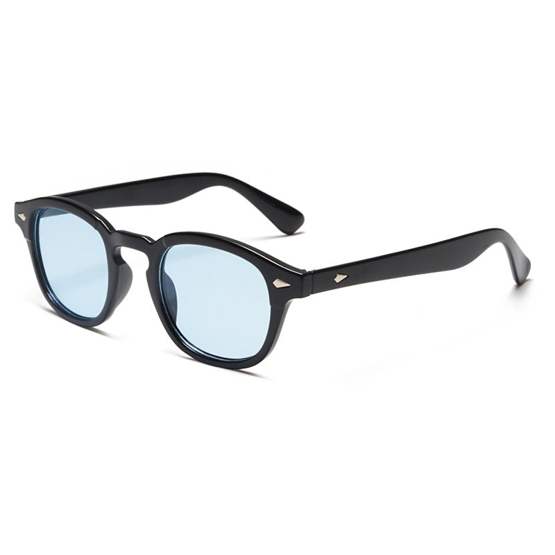 Small vintage frame sunglasses