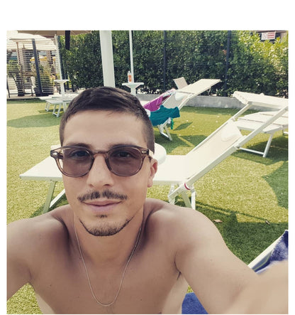 Small vintage frame sunglasses